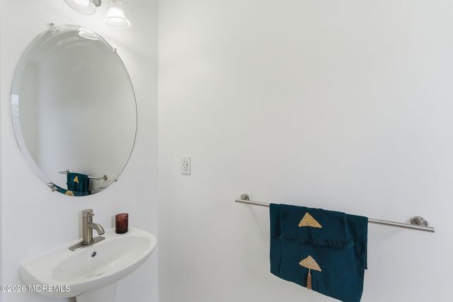 35 Harbor Bay Circle 384, Laurence Harbor, NJ 08879