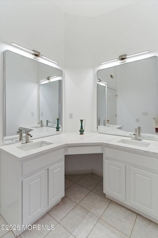 35 Harbor Bay Circle 384, Laurence Harbor, NJ 08879
