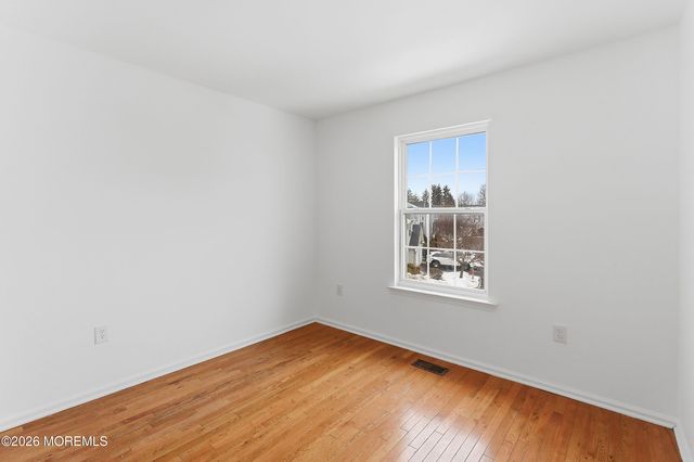 35 Harbor Bay Circle 384, Laurence Harbor, NJ 08879