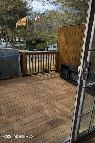 35 Harbor Bay Circle 384, Laurence Harbor, NJ 08879