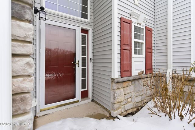 35 Harbor Bay Circle 384, Laurence Harbor, NJ 08879