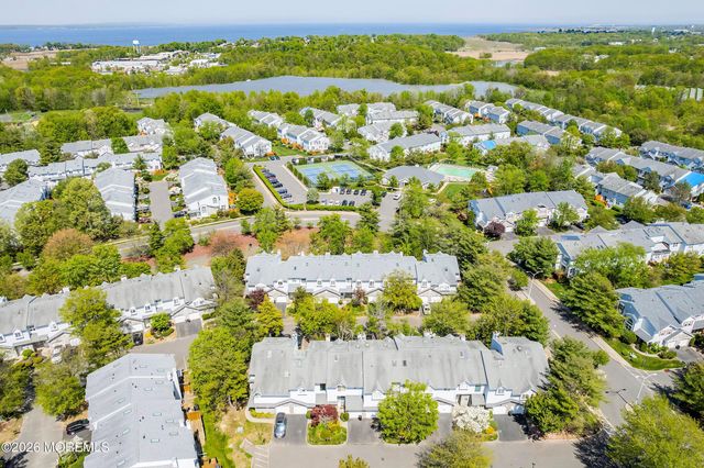 35 Harbor Bay Circle 384, Laurence Harbor, NJ 08879