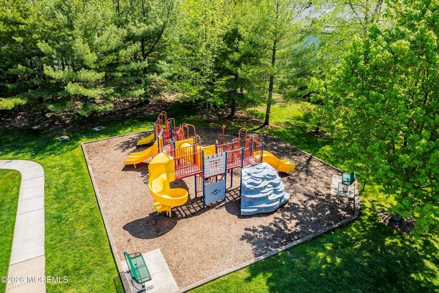 35 Harbor Bay Circle 384, Laurence Harbor, NJ 08879