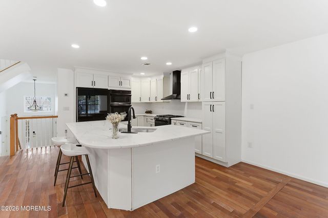 35 Harbor Bay Circle 384, Laurence Harbor, NJ 08879