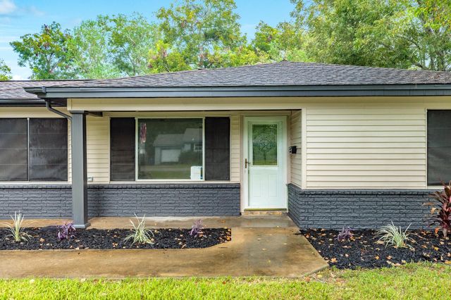 902 Brockman Street, Sweeny, TX 77480