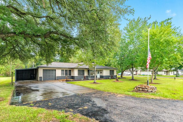902 Brockman Street, Sweeny, TX 77480