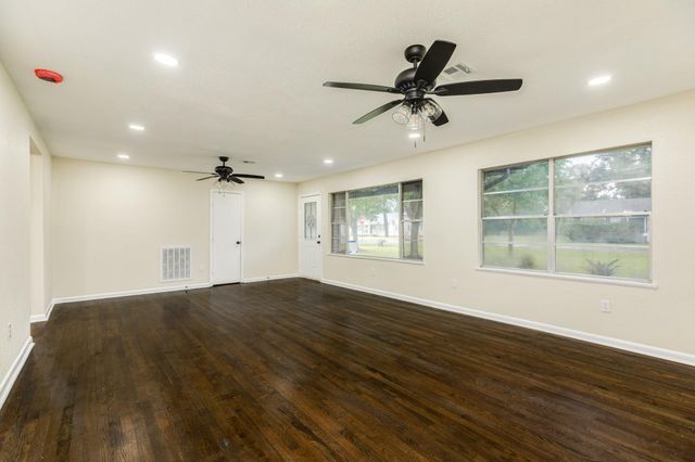 902 Brockman Street, Sweeny, TX 77480