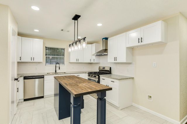 902 Brockman Street, Sweeny, TX 77480