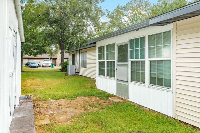 902 Brockman Street, Sweeny, TX 77480