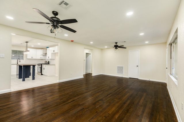 902 Brockman Street, Sweeny, TX 77480