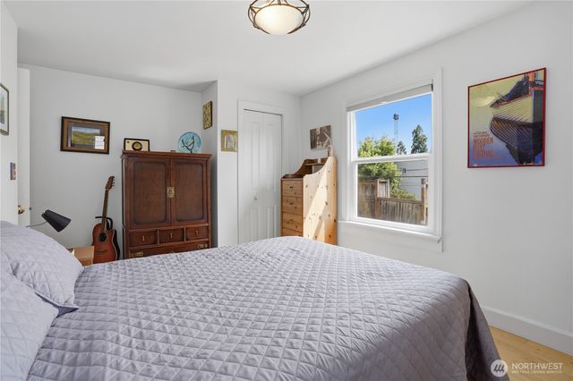 3637 22nd Avenue W, Seattle, WA 98199