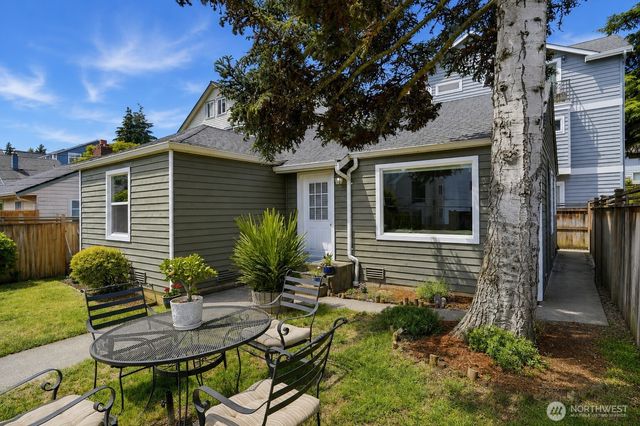 3637 22nd Avenue W, Seattle, WA 98199