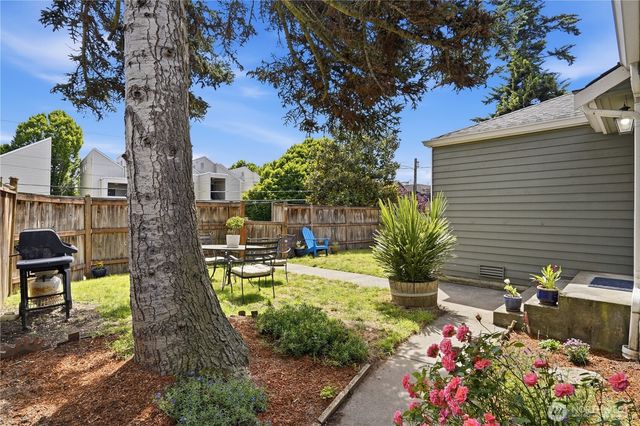 3637 22nd Avenue W, Seattle, WA 98199