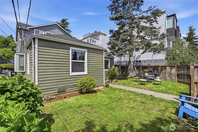 3637 22nd Avenue W, Seattle, WA 98199