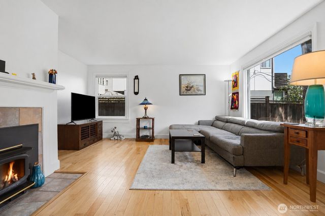 3637 22nd Avenue W, Seattle, WA 98199