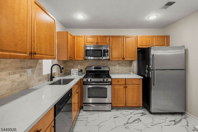 127 Chariot Ct, Piscataway Twp., NJ 08854