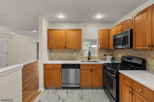 127 Chariot Ct, Piscataway Twp., NJ 08854