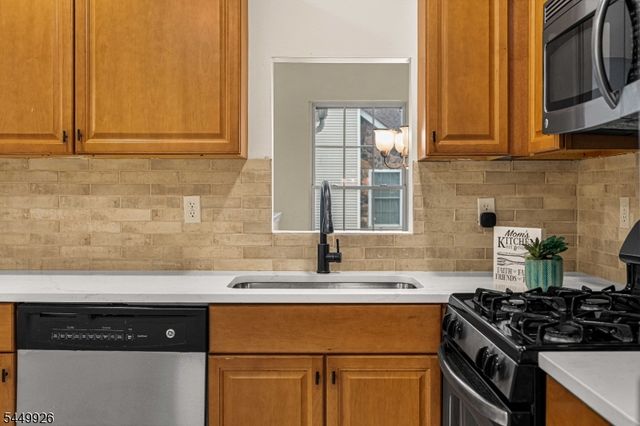 127 Chariot Ct, Piscataway Twp., NJ 08854