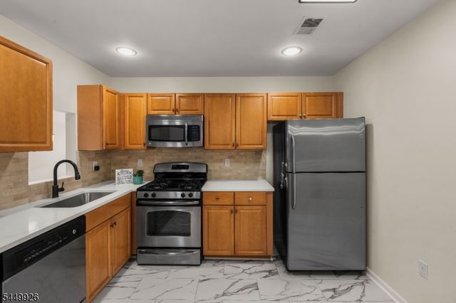 127 Chariot Ct, Piscataway Twp., NJ 08854