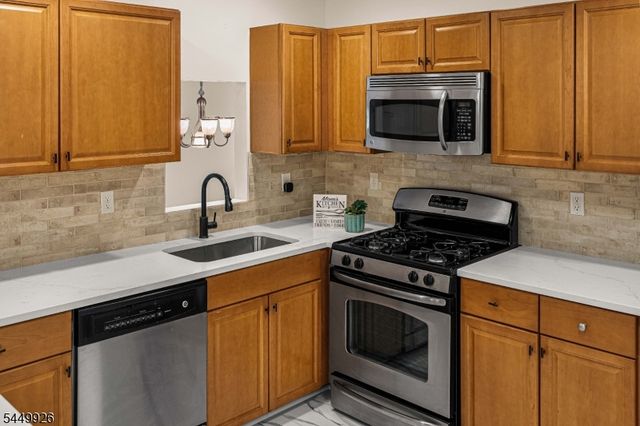 127 Chariot Ct, Piscataway Twp., NJ 08854