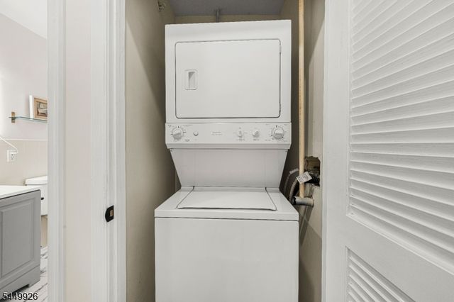 127 Chariot Ct, Piscataway Twp., NJ 08854