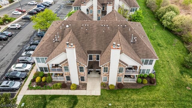 127 Chariot Ct, Piscataway Twp., NJ 08854