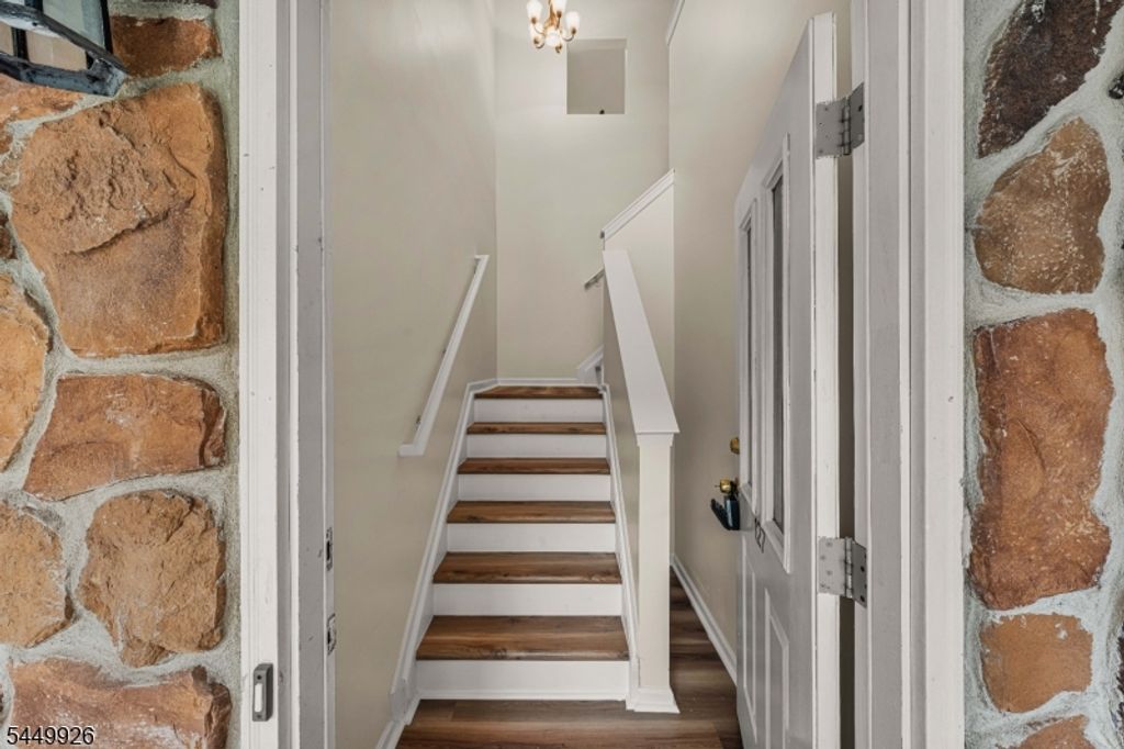 127 Chariot Ct, Piscataway Twp., NJ 08854 — photo 2