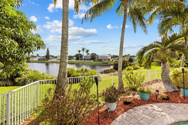 4668 SE Winter Haven Court, Stuart, FL 34997