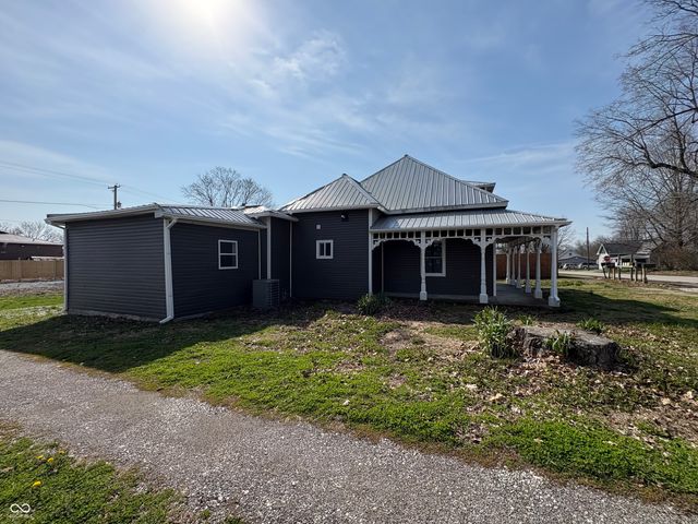 151 S Grant Street, Cloverdale, IN 46120