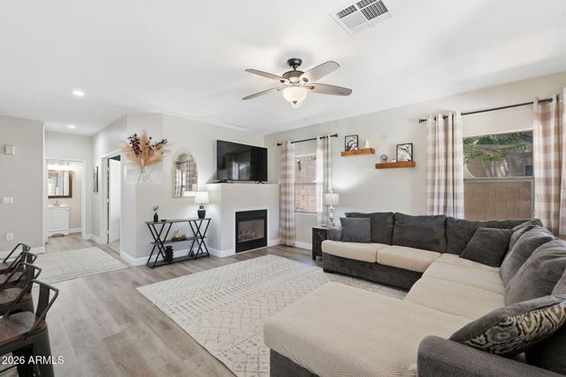 8242 W MELINDA Lane, Peoria, AZ 85382