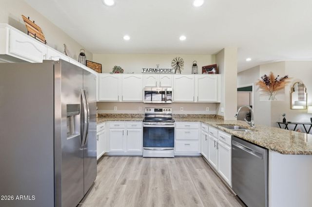 8242 W MELINDA Lane, Peoria, AZ 85382