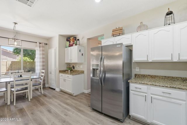 8242 W MELINDA Lane, Peoria, AZ 85382