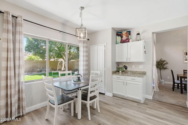 8242 W MELINDA Lane, Peoria, AZ 85382
