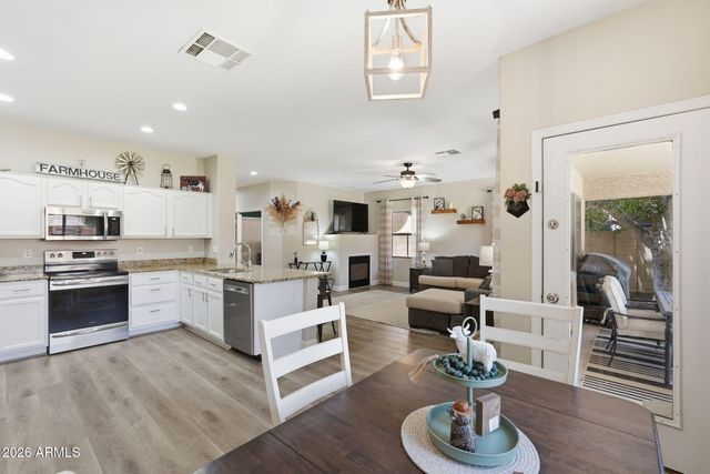 8242 W MELINDA Lane, Peoria, AZ 85382