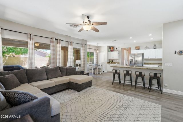 8242 W MELINDA Lane, Peoria, AZ 85382