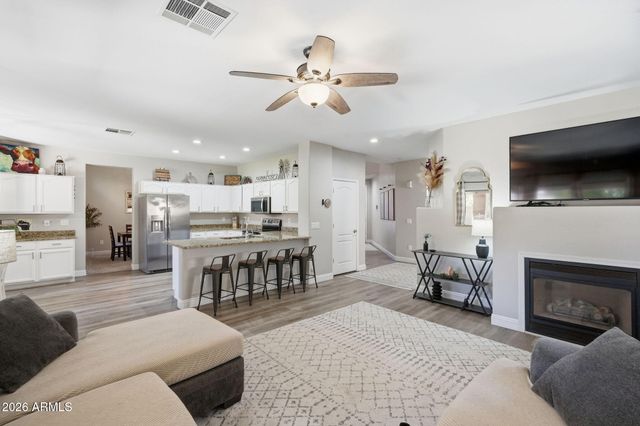 8242 W MELINDA Lane, Peoria, AZ 85382