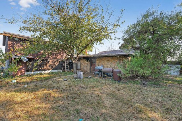 308 S San Jacinto Street, Whitney, TX 76692