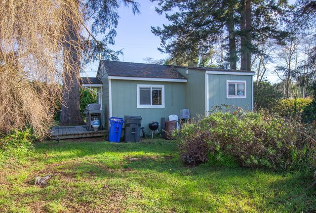 1714 Peach Avenue, Mckinleyville, CA 95519