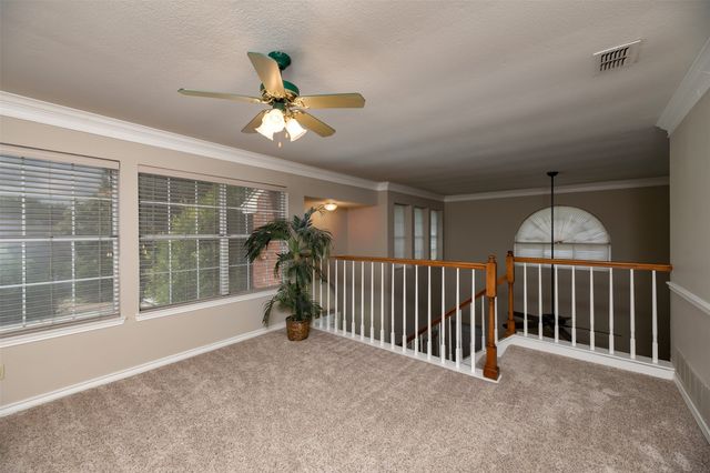 2610 Pinevalley Drive, Arlington, TX 76001