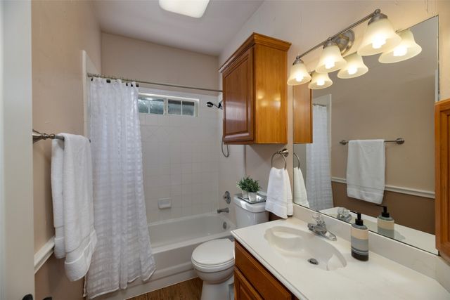 2610 Pinevalley Drive, Arlington, TX 76001