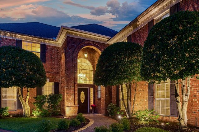 2610 Pinevalley Drive, Arlington, TX 76001