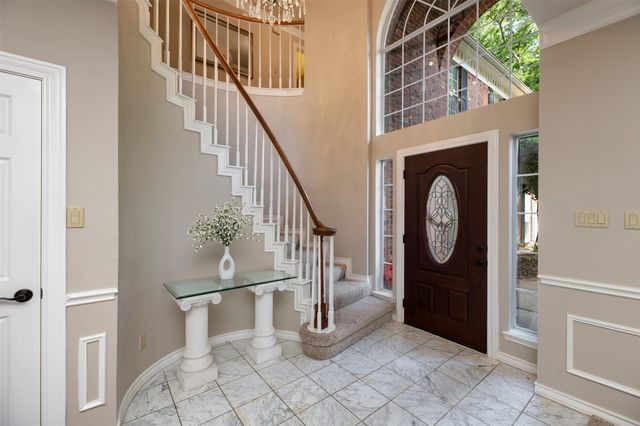 2610 Pinevalley Drive, Arlington, TX 76001