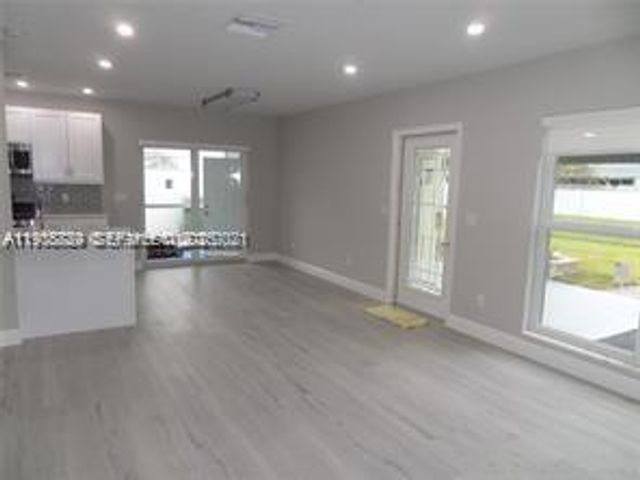 6540 W 11th Ave 0, Hialeah, FL 33012