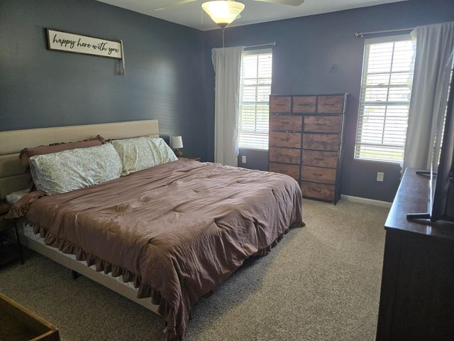 948 Veterans Lane, Crown Point, IN 46307