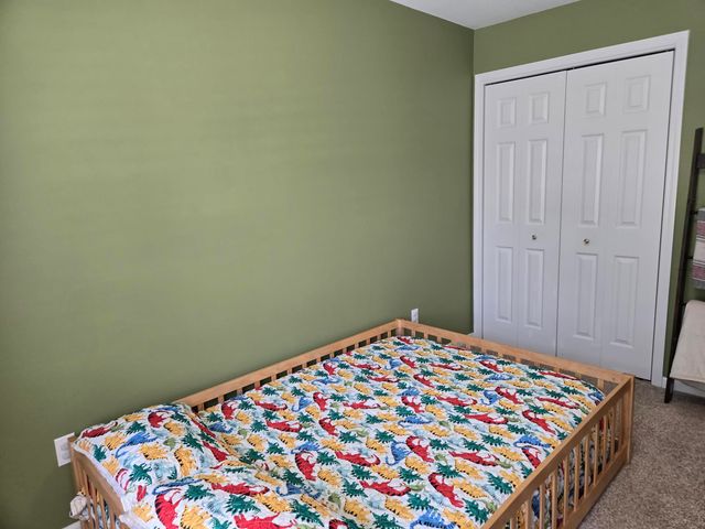 948 Veterans Lane, Crown Point, IN 46307