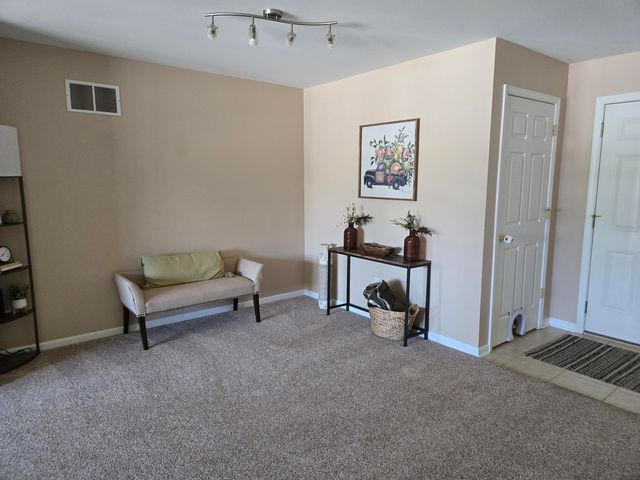 948 Veterans Lane, Crown Point, IN 46307