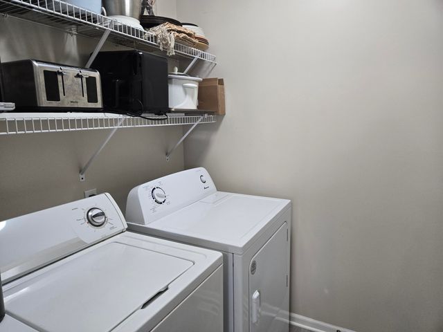 948 Veterans Lane, Crown Point, IN 46307
