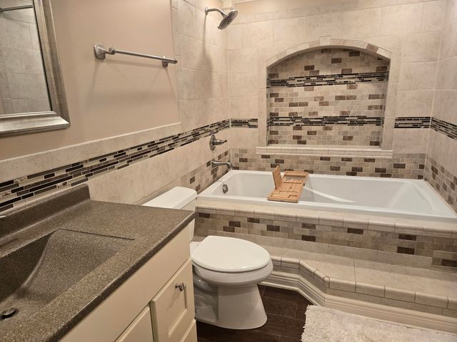 948 Veterans Lane, Crown Point, IN 46307
