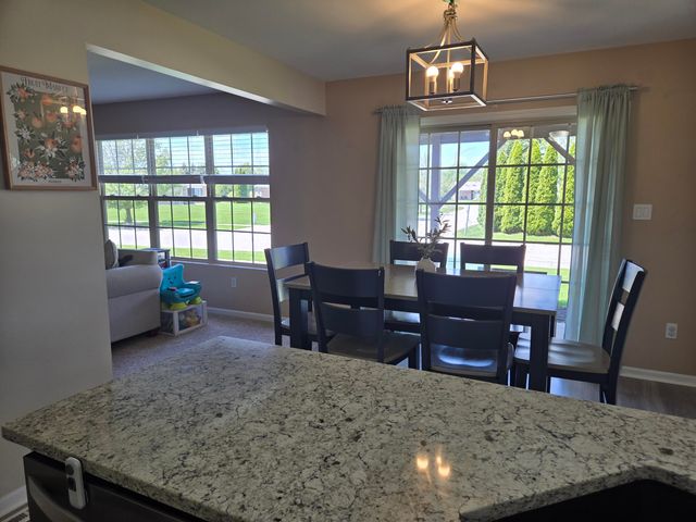 948 Veterans Lane, Crown Point, IN 46307