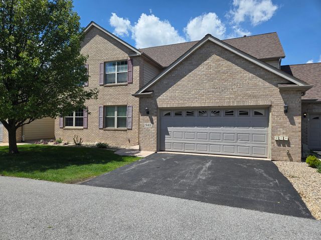 948 Veterans Lane, Crown Point, IN 46307